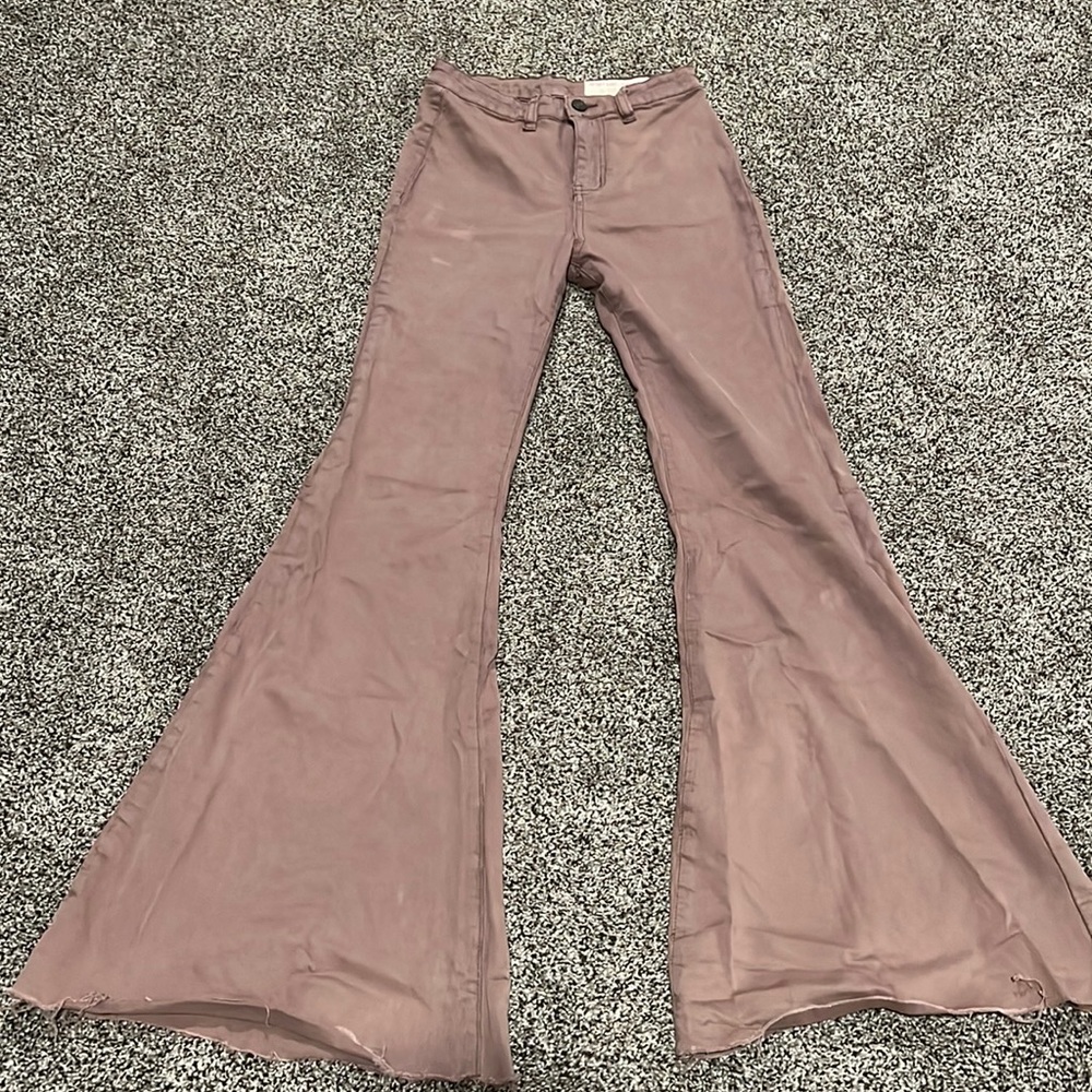 Wishlist High-Rise Flare Jeans. Size:small/25
